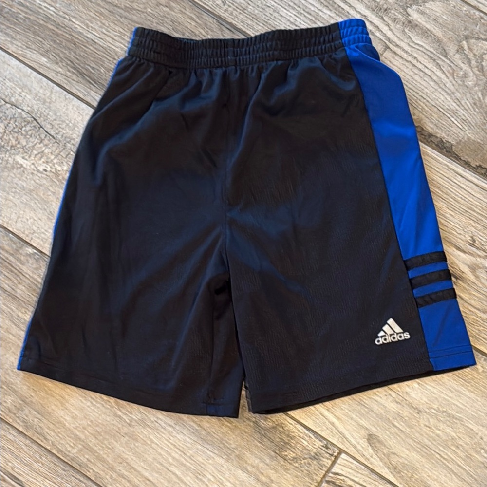 EUC adidas shorts, sz 6